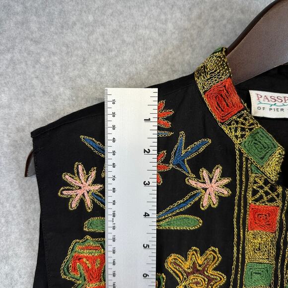 Vintage Passports Of Pier 1 Imports Vest Size M Black Embroidered Button Front - Picture 9 of 10
